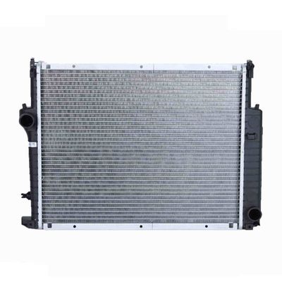 Ein guter Preis. 17111728908 Customized Car Spare Parts Aluminium-Geschweißtemperaturkühler für BMW 325 SERIES 2.5 Online