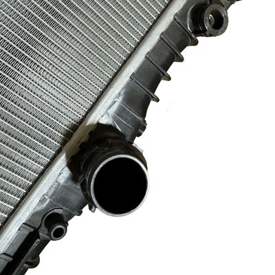 Ein guter Preis. Aluminiumlegierter Heizkühler Plastikwasserbehälter für BMW G30 G31 G32 G11 G12 Online