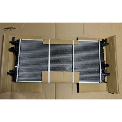 Ein guter Preis. 10122633 Ersatzteile für Fahrzeuge Aluminium-Kühler für MG 6 und ROEWE RX5 Auto-Kühlsystem Online